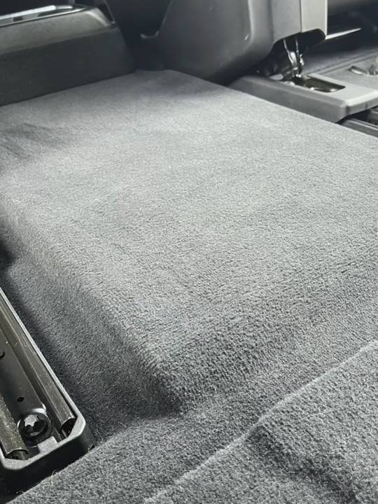 La même moquette après nettoyage