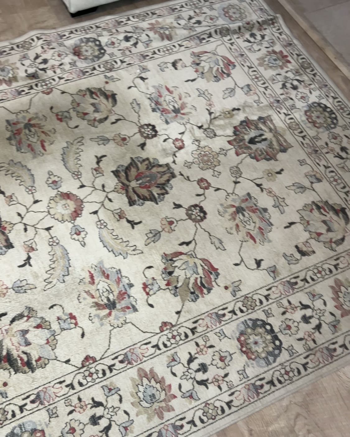 Tapis à motifs avant nettoyage